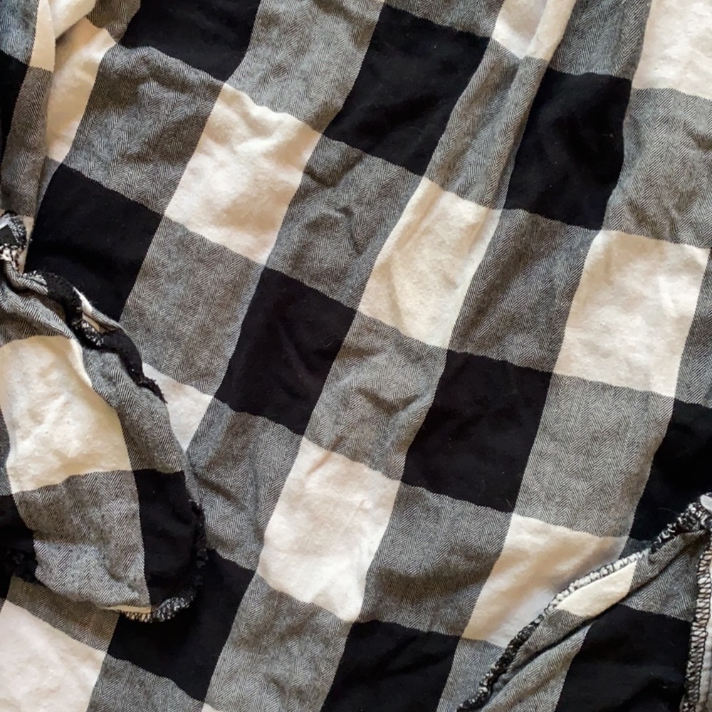 Forever 21 black and white plaid button down shirt - Picture 14 of 15